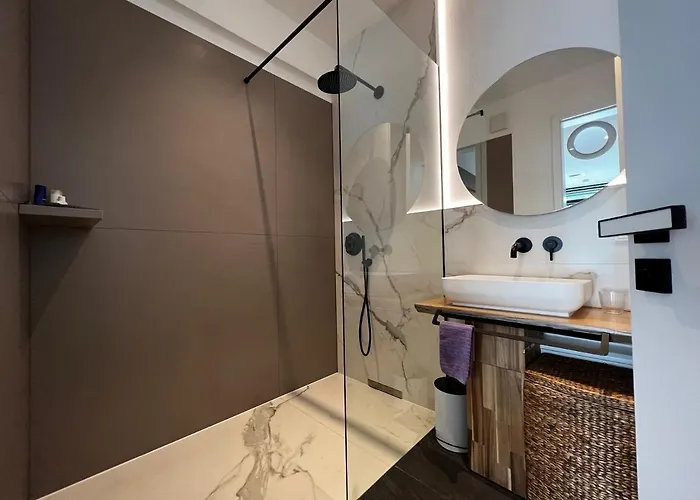 Neues Exclusives 2 Schlafzimmer Apartment *